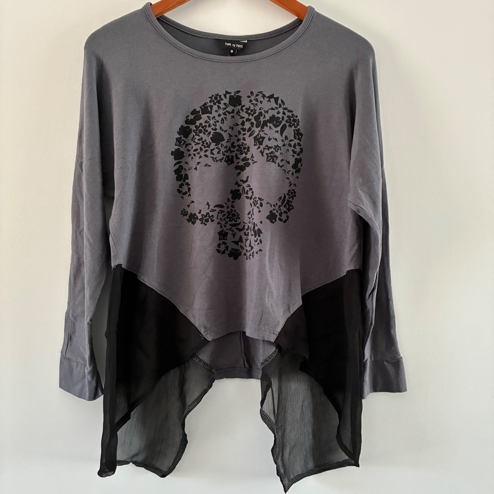 Yak n Yeti Graphic Top Womens S Grey Floral Skull Sheer Sharkbite Long Sleeve